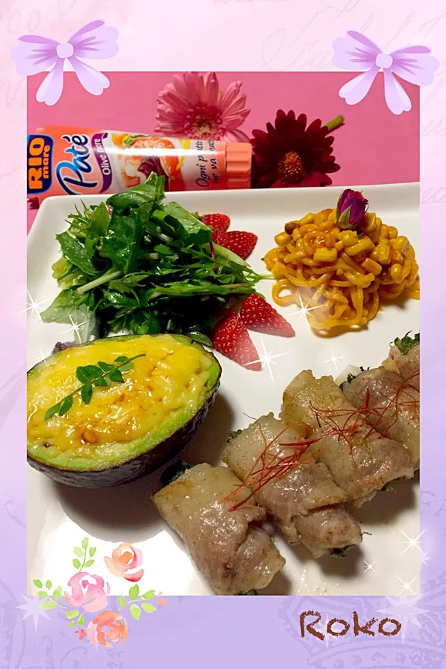 Snapdishの料理写真:桜央里さんの料理 『アボカドとツナのチーズマヨ焼き』💓
まんぞーちゃんの 『豚肉薄切りにハンペンと紫蘇マキマキ～』💓
Yumiちゃんの 『ナポリタン焼きそば』💓|ロコタンさん