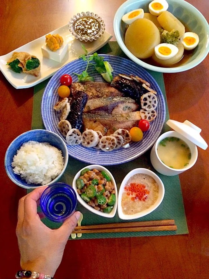 Today's Dinner🍴前菜･大根と卵の煮物･鰤と蓮根の唐揚げ･ｵｸﾗ納豆&とろろいくら･白飯･豆腐のお味噌汁|🌈Ami🍻さん