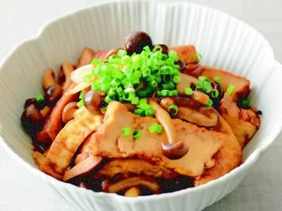 瀬尾 幸子さんの[厚揚げときのこのバターじょうゆ炒め]|みんなのきょうの料理さん