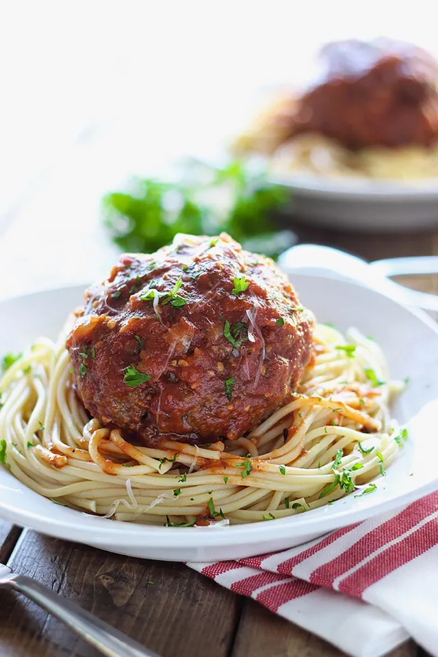 Mozzarella Stuffed Meatball Pasta|💕Food Love💕さん