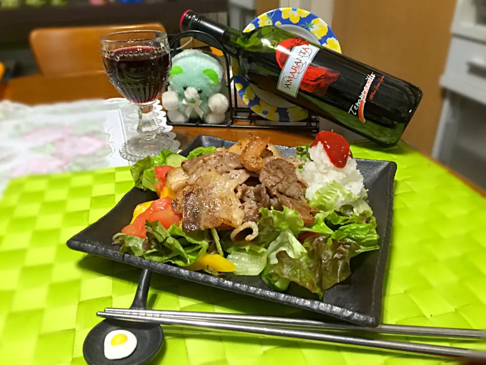 Snapdishの料理写真:焼肉イロイロ合盛りサラダ🍖|マニラ男さん