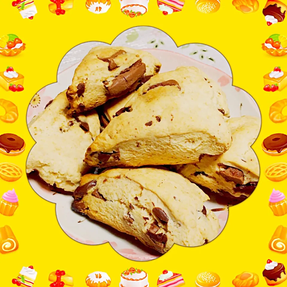 Chocolate chunk scones.|Kayoko Tomatsuさん