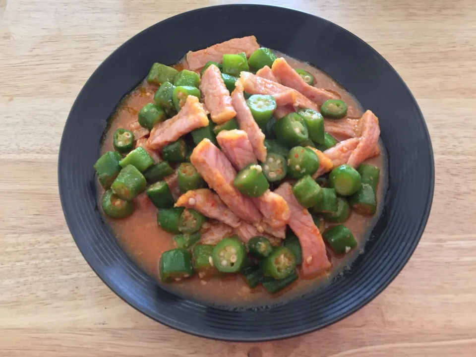 Stir Fried Pork with Okra in Belacan Chilli|Anne Willさん