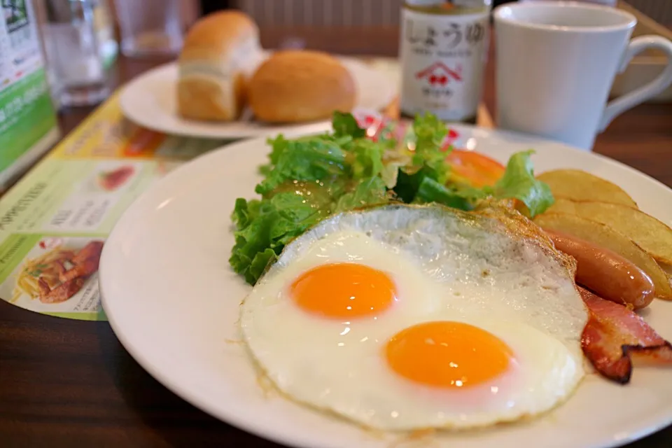 目玉焼きモーニングセット|マハロ菊池さん