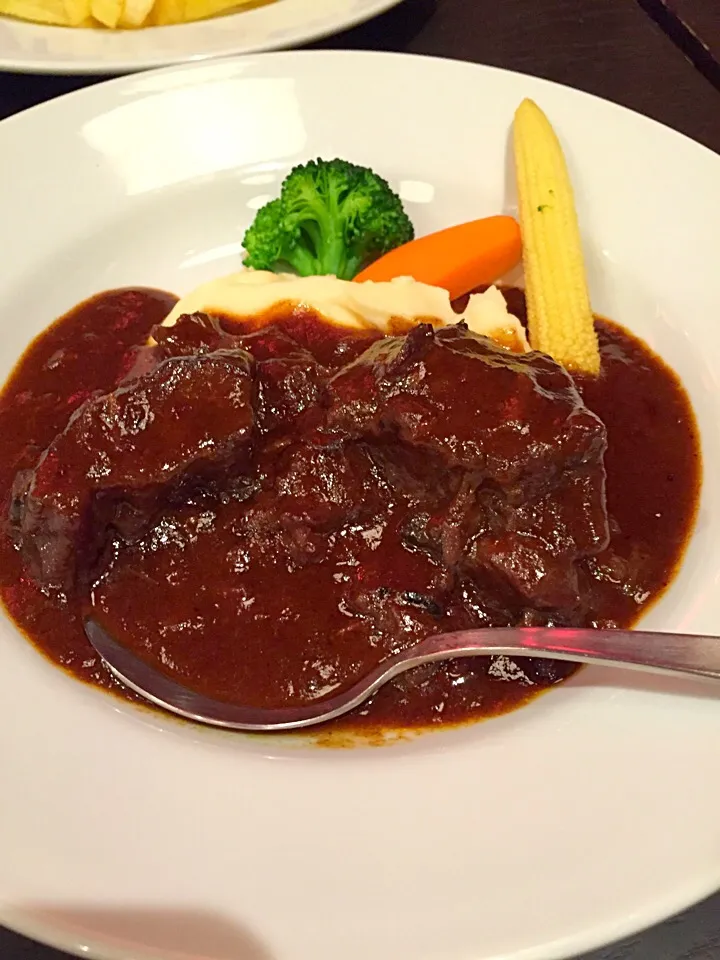 食事会〜牛頰肉のワイン煮込み〜|ヨシコさん