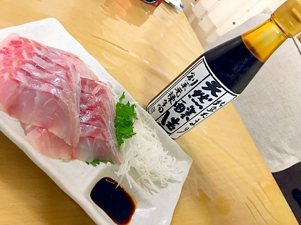 Snapdishの料理写真:金にべ刺身🐟5年熟成のお醤油|かわちさん