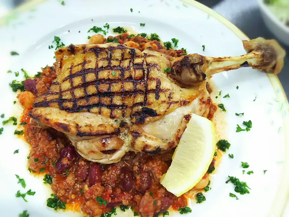 Snapdishの料理写真:チキングリルのチリコンカン添え🐔|Yutaka Sakaguchiさん