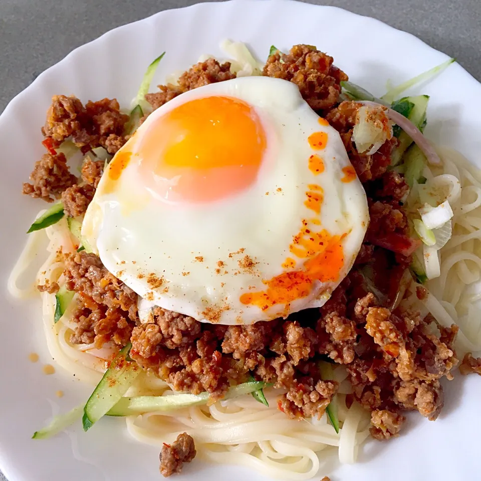 Snapdishの料理写真:冷やし肉味噌うどん|chilipeさん