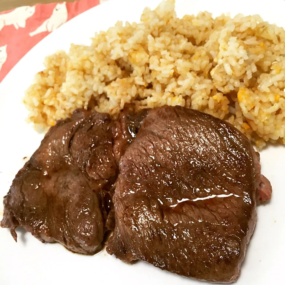 今日のランチはガッツリー！疲れた体には肉に限るよー!!(((о(*▽*)ο)))昼間っから夫婦二人でランブルスコ1.5リットル飲み干す（笑）|M子⁽⁽ ◟(∗ ˊωˋ ∗)◞ ⁾⁾さん