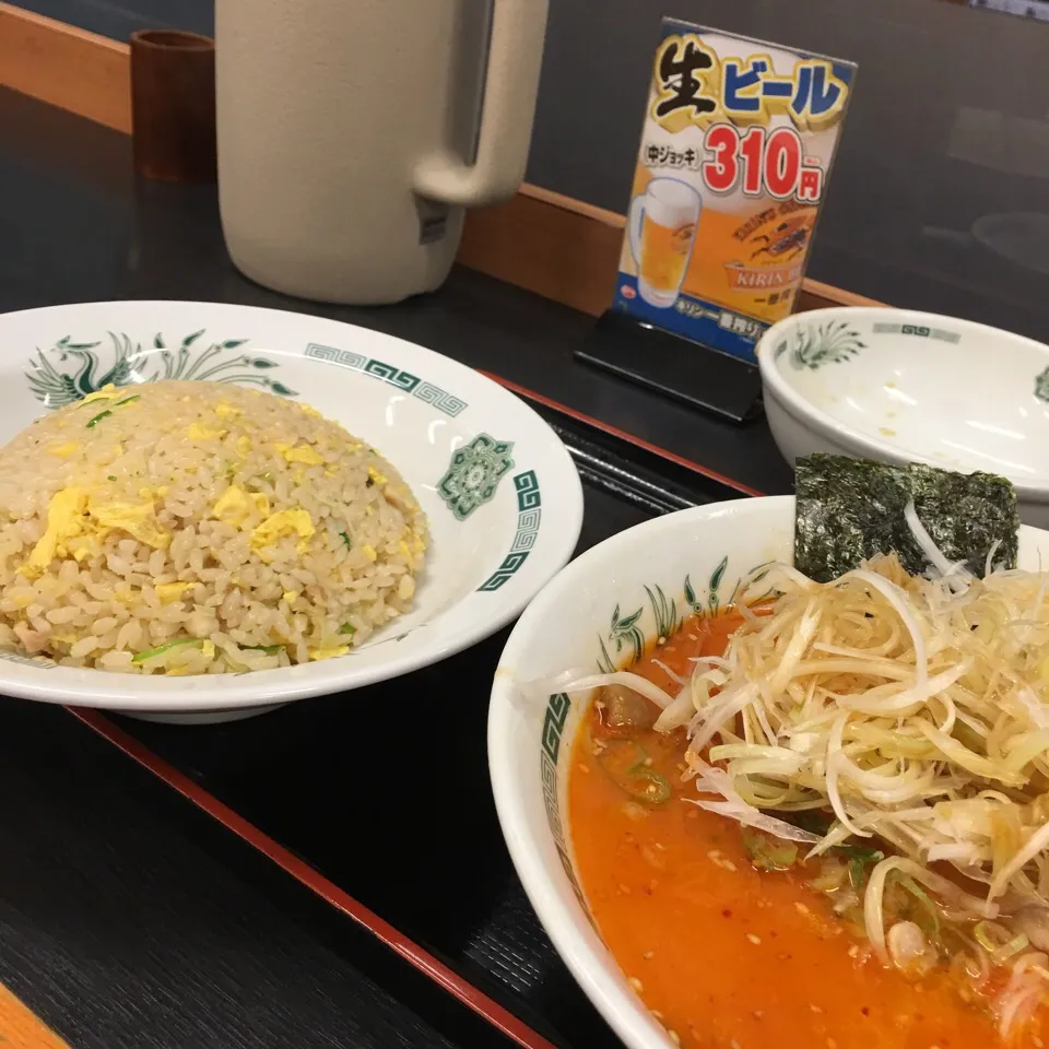 ピリ辛とんこつネギラーメン大盛りとチャーハン|Hajime Sakaiさん