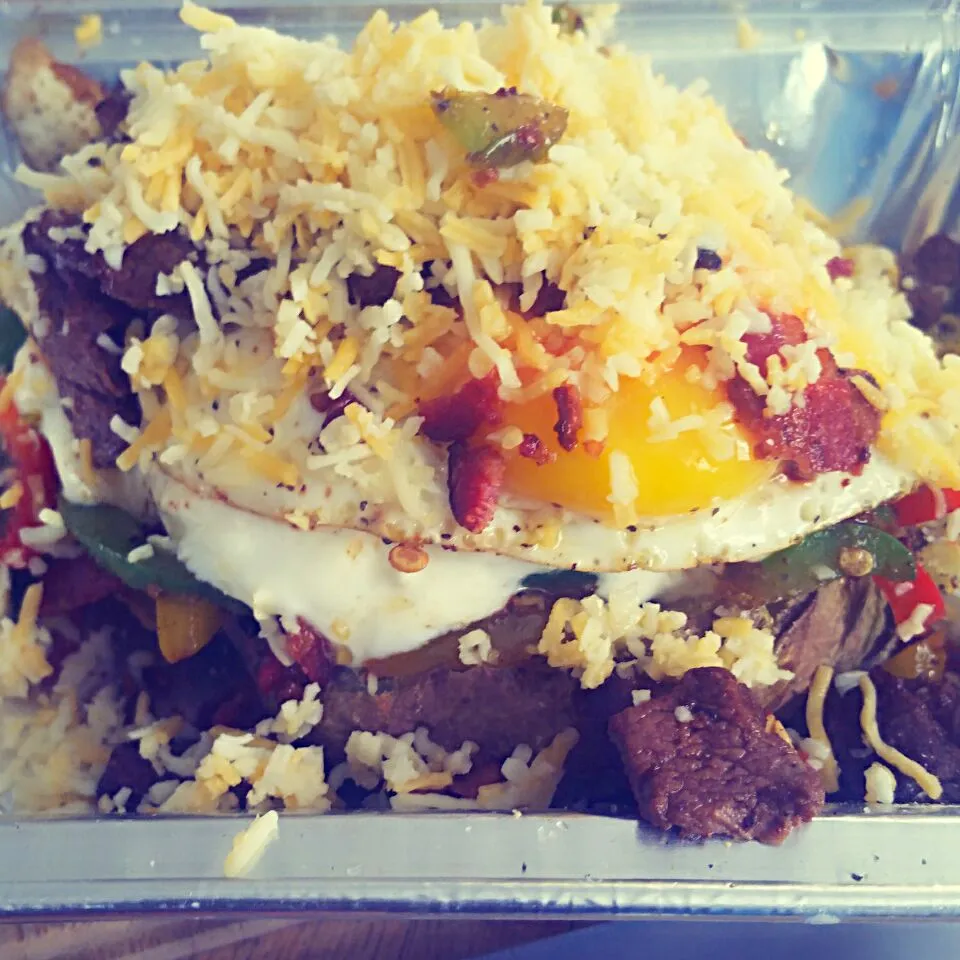 The #Ultimately #Fully #Loaded #Baked #Breakfast #Potato with #Steak, #Bacon #Bell Peppers and a #Egg|Precious Loveさん