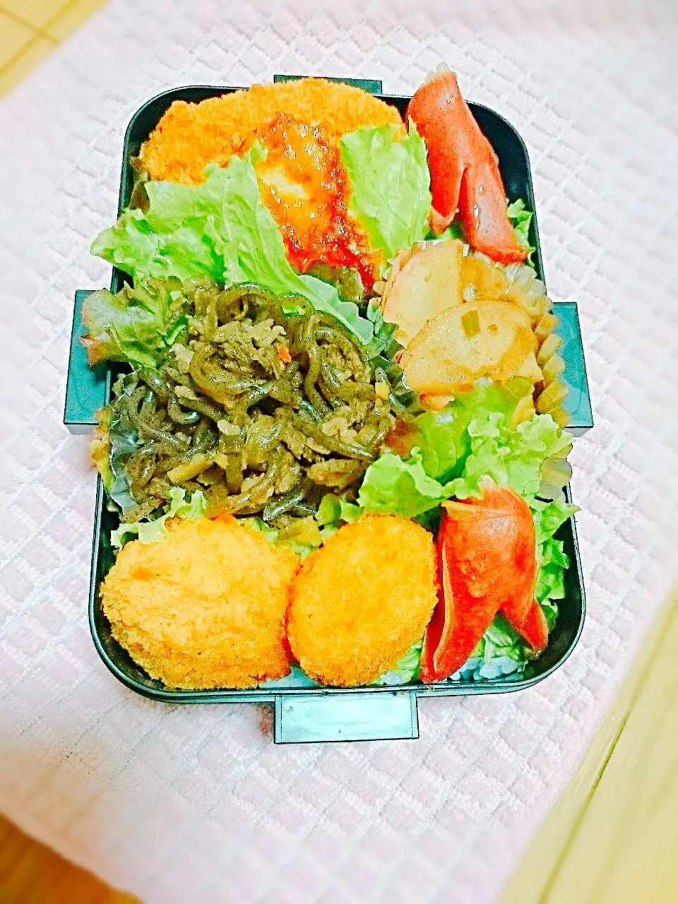 Snapdishの料理写真:満腹弁当♬*゜❤( ´͈ ॢꇴ `͈ॢ)･*♡|Yukaさん