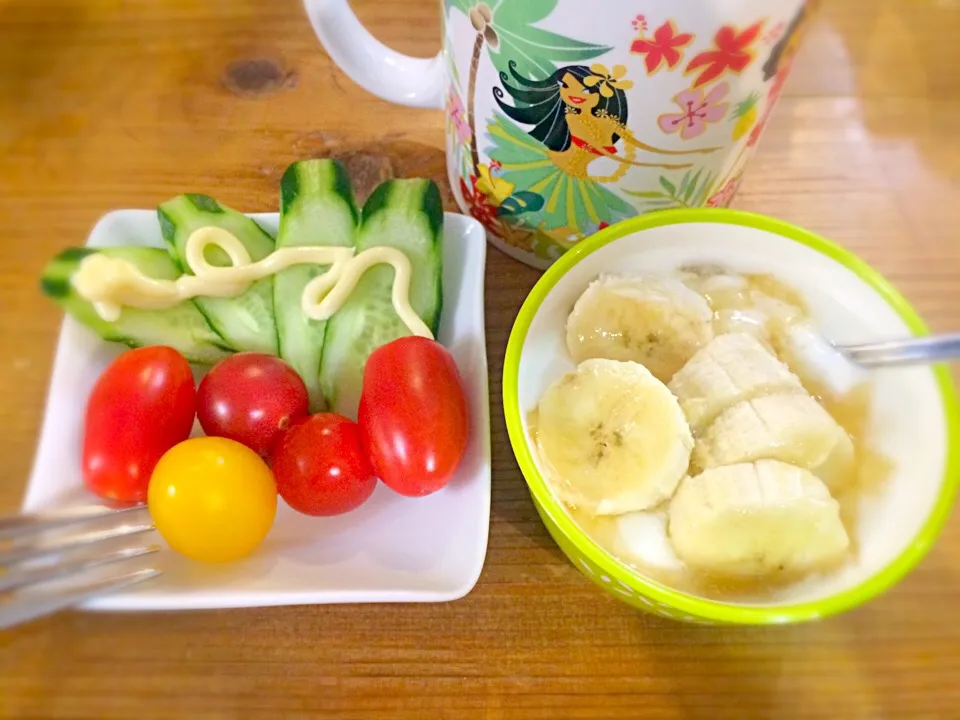 食欲がない朝は、バナナヨーグルトに蜂蜜で癒しのパワーを。|mikaさん