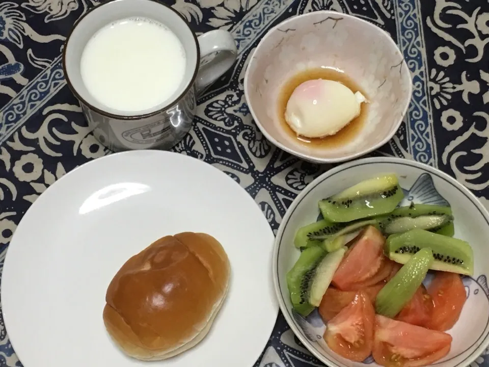 오늘은 아짐식사. 😋🍞  今天的早餐。Today's breakfast. 今日の朝食です。 #아짐식사  #早餐   #breakfast   #朝食|まりっぺさん