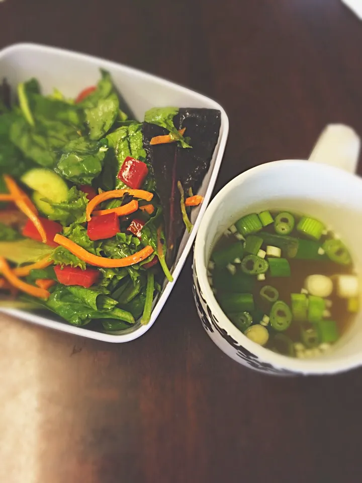 Microgreen salad with miso soup|Geri Wardさん