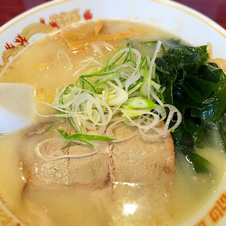 ひむろの塩ラーメン。ココで塩は何年ぶりだ？|リュカさん