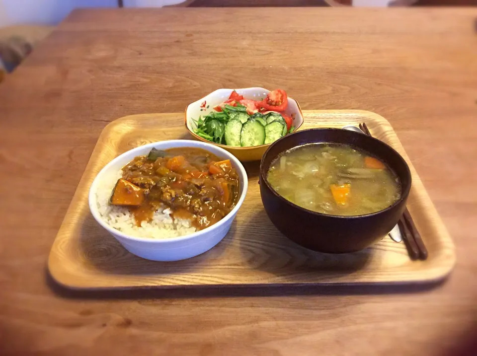 カレー🍛と豚汁🐷の比率がおかしい😂夕飯🍴|noⓂ︎さん