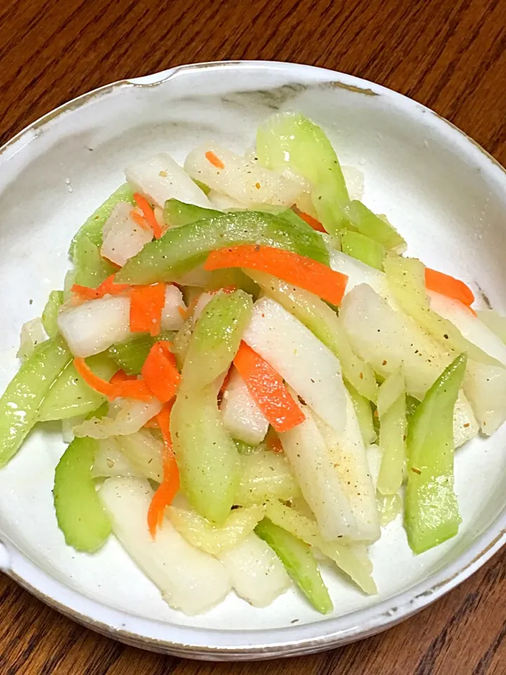 セロリと大根の和風マリネ〜celery & radish（daikon）Japanese style marinade〜|T’s lanaiさん