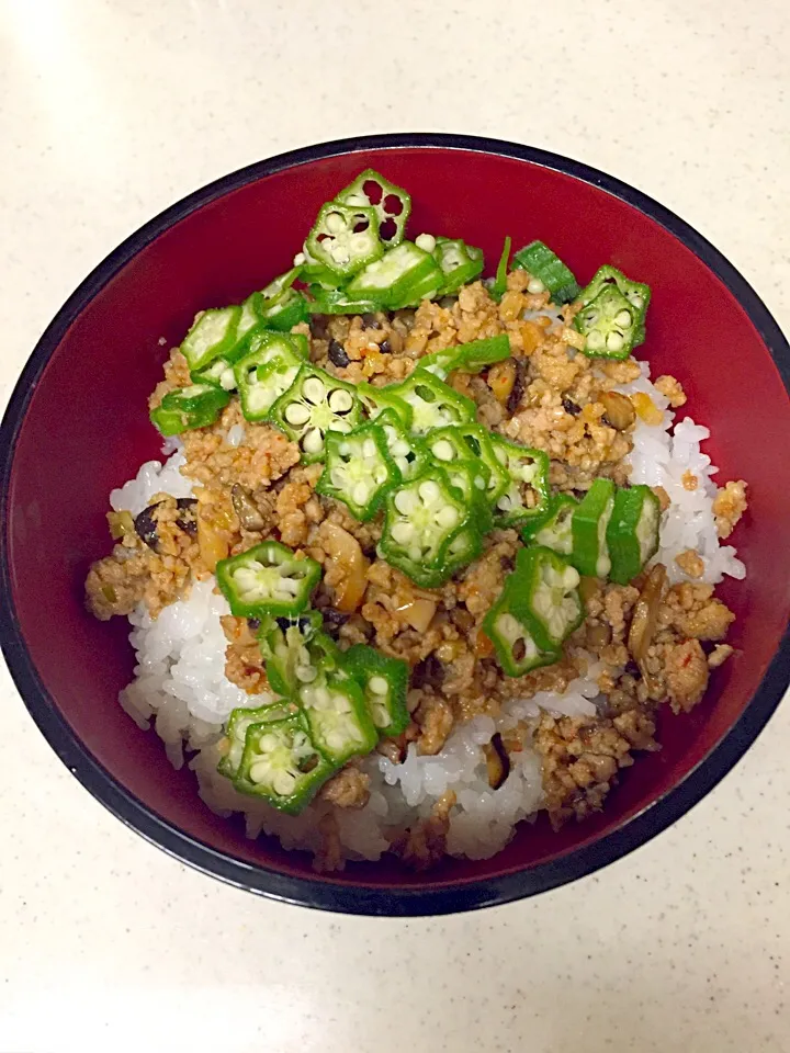 エセ台湾ミンチ丼|めんきちさん