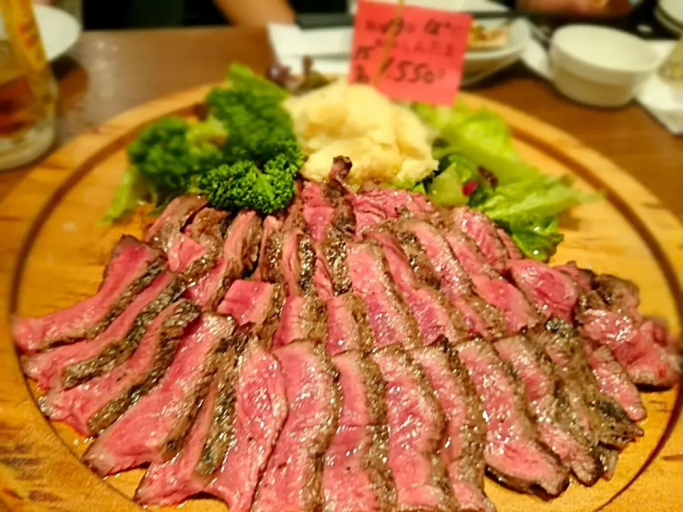 熟成肉のローストビーフ|イヌノヒトさん