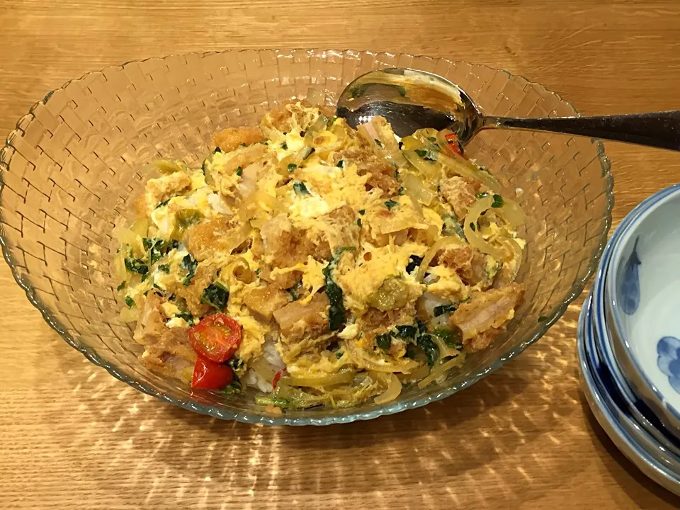 Snapdishの料理写真:昨日の晩のトンカツで朝からカツ丼(^_^)|Fujioka  Hiroyukiさん