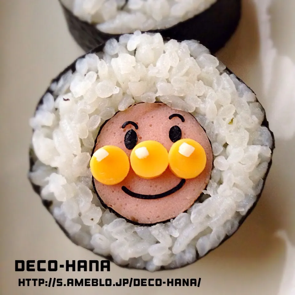 Snapdishの料理写真:魚肉ソーセージ巻くだけ簡単アンパンマン風の海苔巻き。|DECO-HANA(旧:デコ巻きスタジオHANA)さん