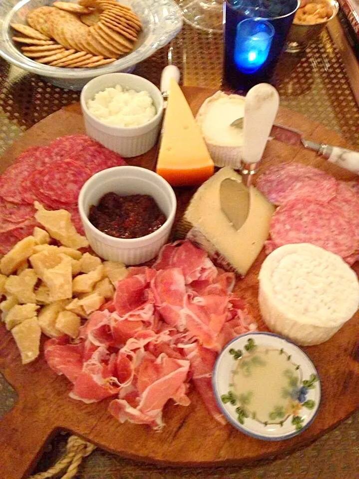 Cheese platter with prosciutto|🌺IAnneさん