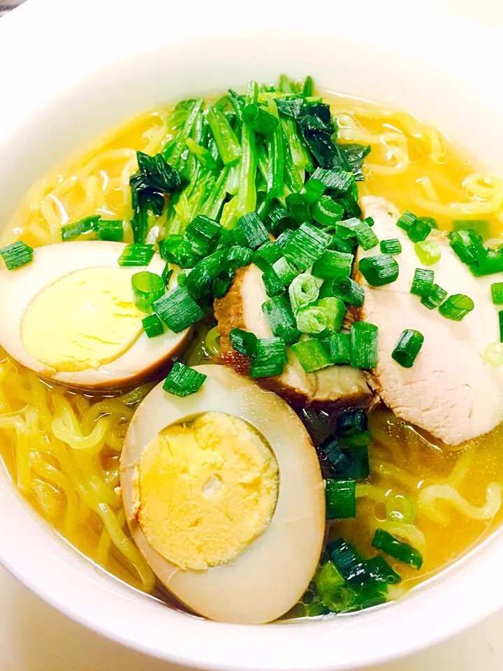 味玉&煮豚のせ味噌ラーメン
姪っ子から「お気に入りのラーメン屋さんの煮玉子より好き💖」いただきました😭😍|tabyさん