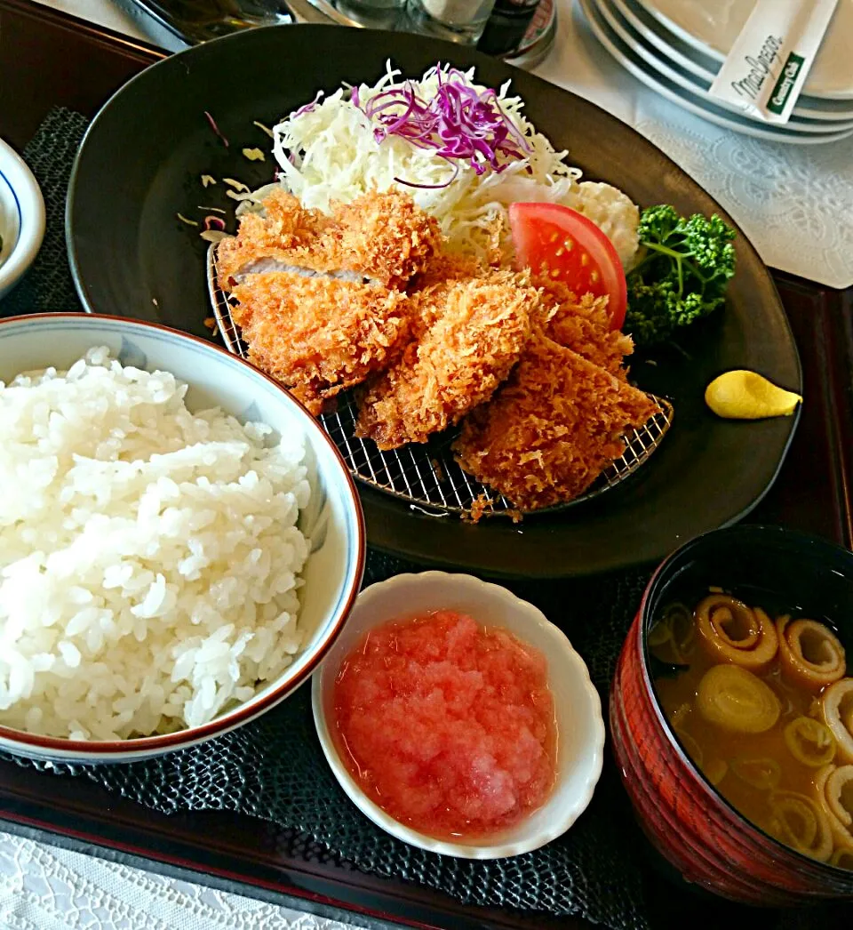 ゴルフ飯⛳@マグレガーカントリークラブ

~ヒレカツ定食~|りくれんさん