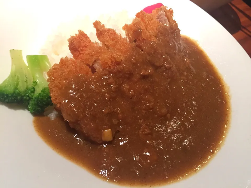 豚屋さんの美味しい黒豚カツカレー。|たけうちさん