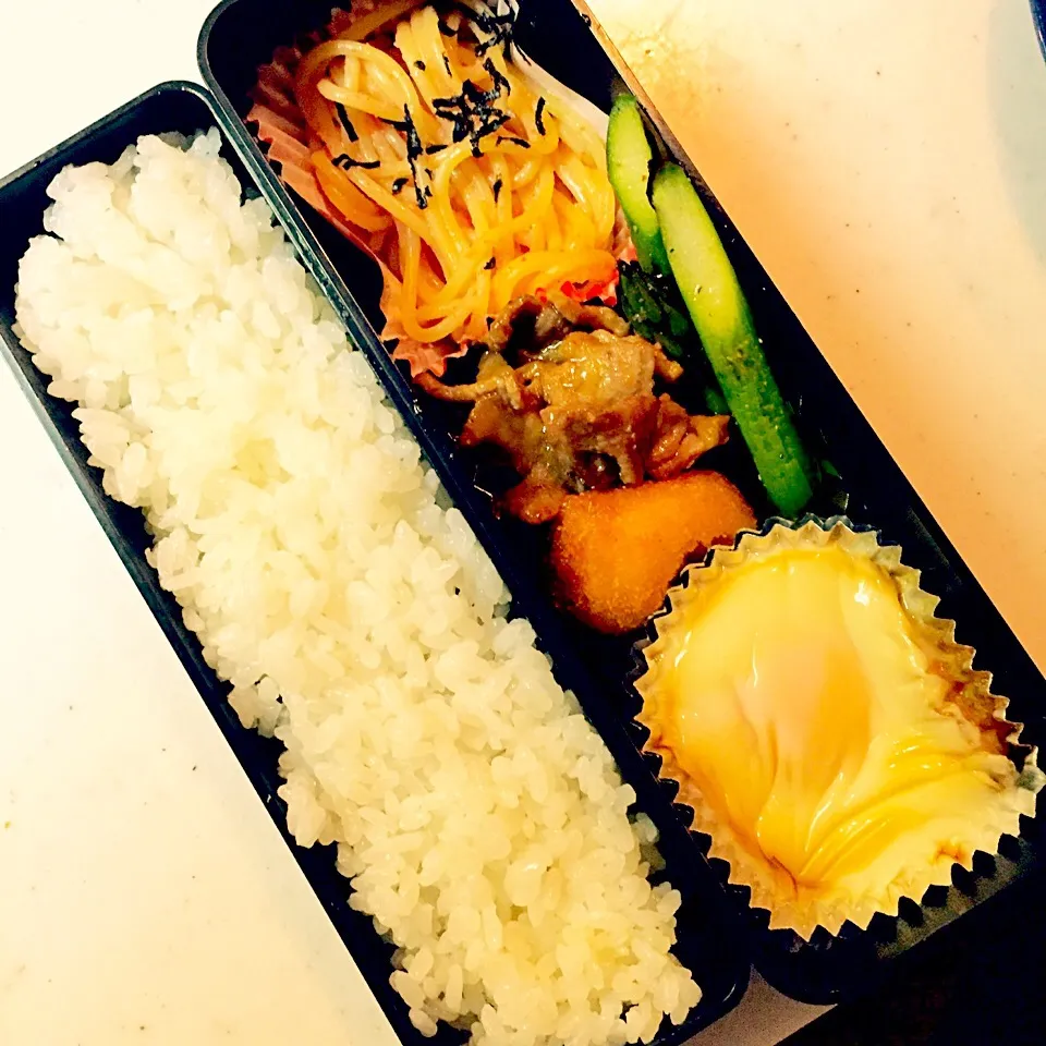 Snapdishの料理写真:お弁当5/28 焼肉、目玉焼き、パスタ、アスパラ、コロッケ|きささん