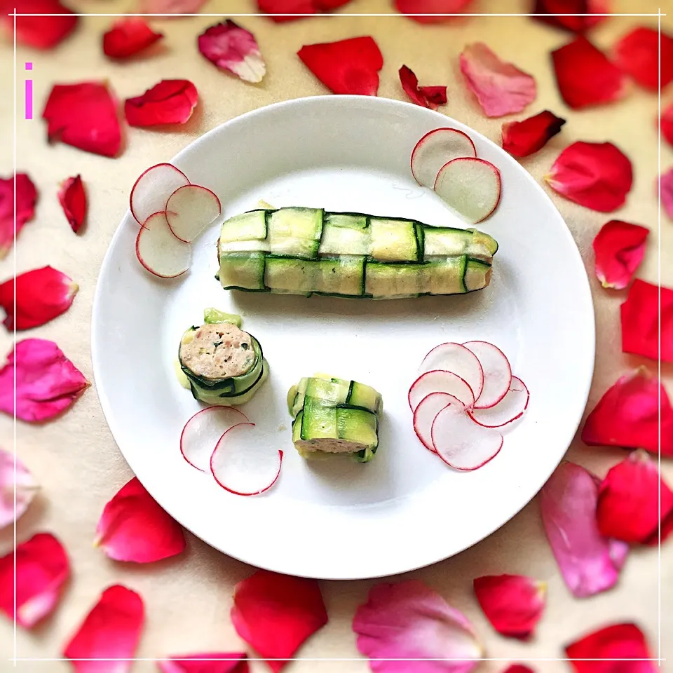 ズッキーニの平織りシートで包んだチキンローフ 【Chicken loaf wrapped w/ zucchini plain weave sheet】|izoomさん