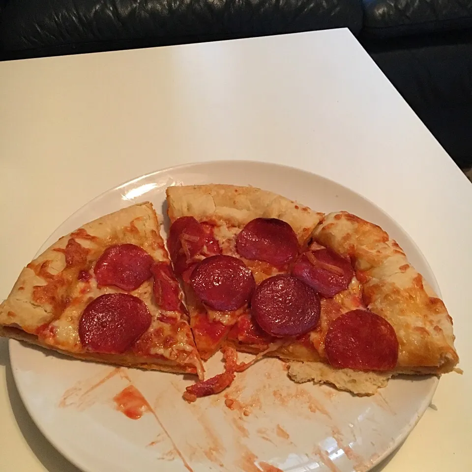 Snapdishの料理写真:Pepperoni🍕|Erdenさん