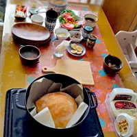 Snapdishの料理写真:フランスパン
サラダ
手羽元のさっぱり煮
大根スティック
豆腐クリーム
鶏レバーパテ
野菜の出汁スープ|Miyuki Shimaduさん