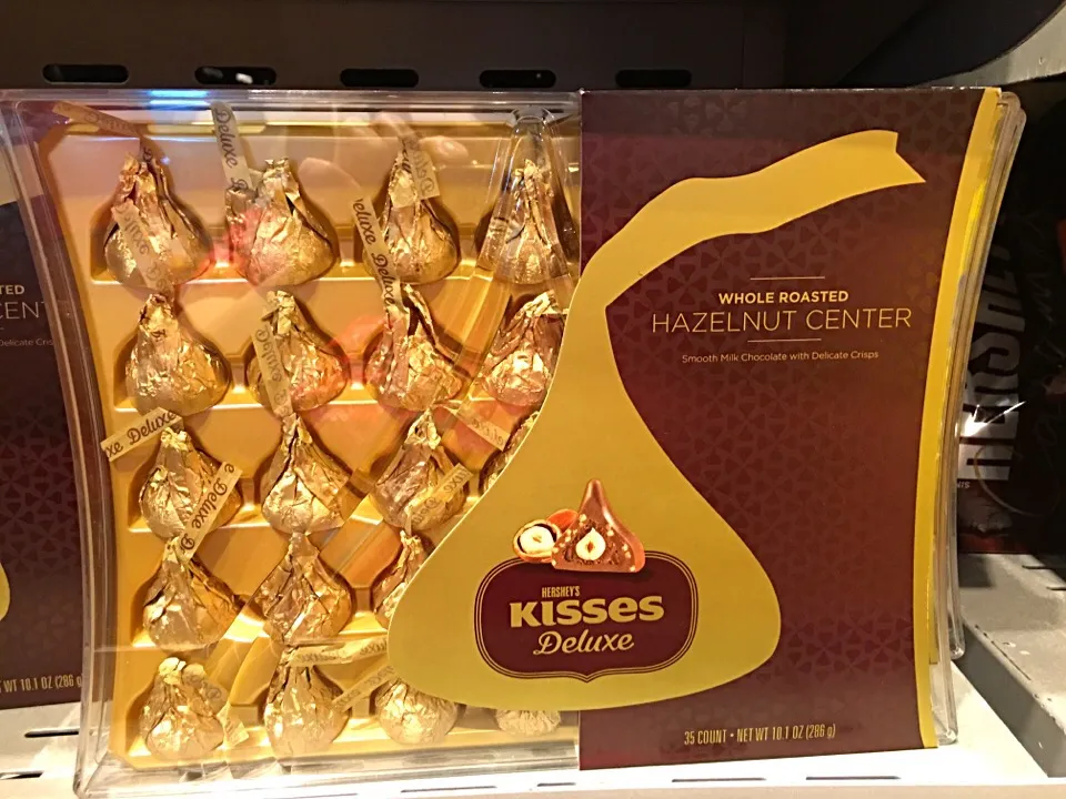 Hazelnut Kisses 😍🗽🍫👍🏼
@The Hershey's store Times Square NYC|🌺IAnneさん