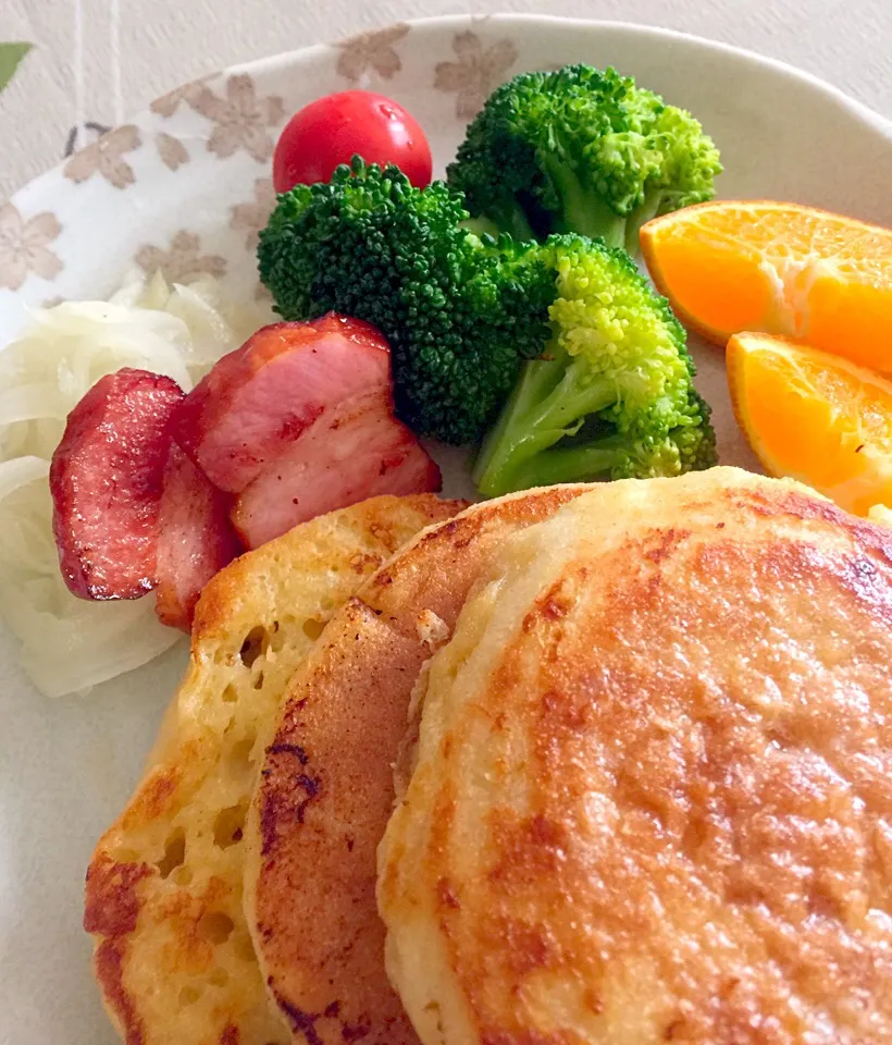 姪っ子とお昼ご飯
イングリッシュマフィンのフレンチトースト
もっとベーコンが食べたかったそうです😅|tabyさん