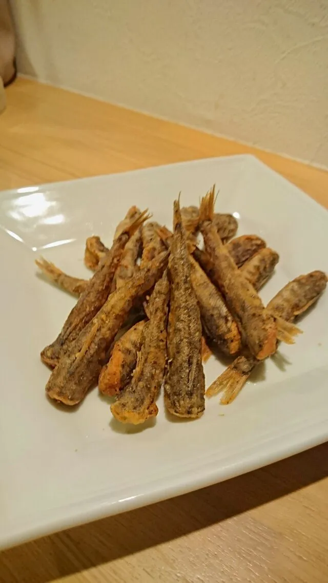 メヒカリのから揚げ🐟|ニコさん