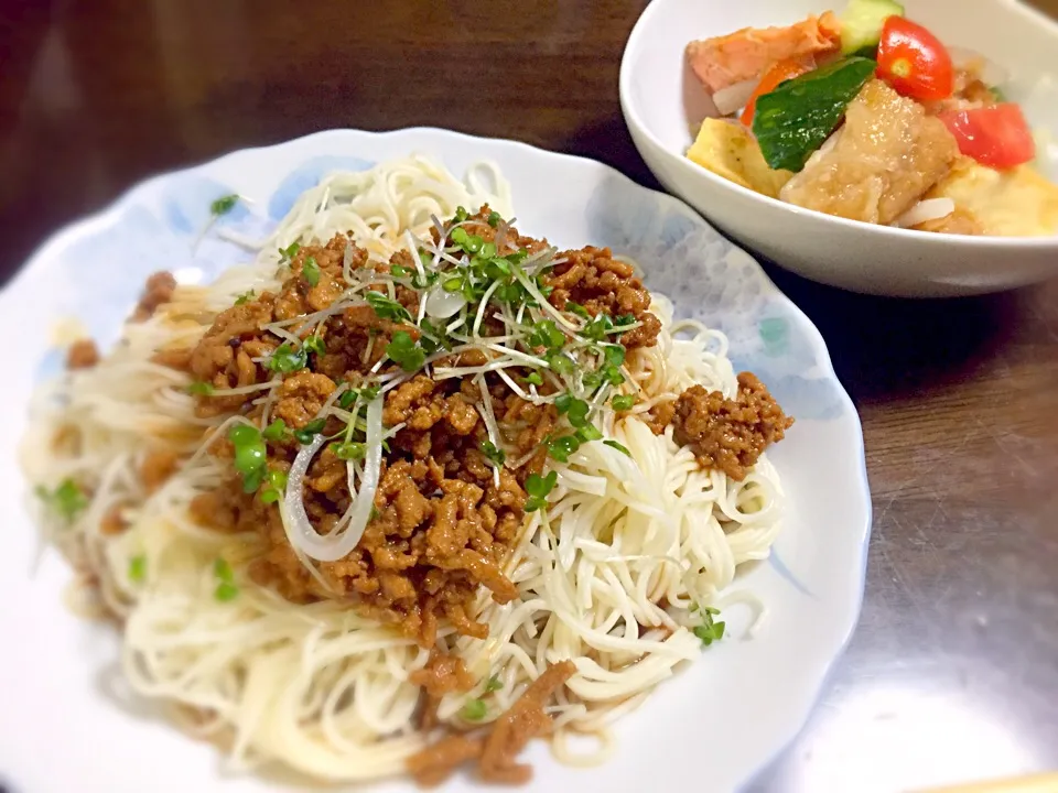 炸醤麺と鮭と豆腐のマリネ♡|ちよこさん