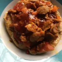 Pita bread converted to mini pizza. With curry beef topping|Khadijah Ab Rahmanさん