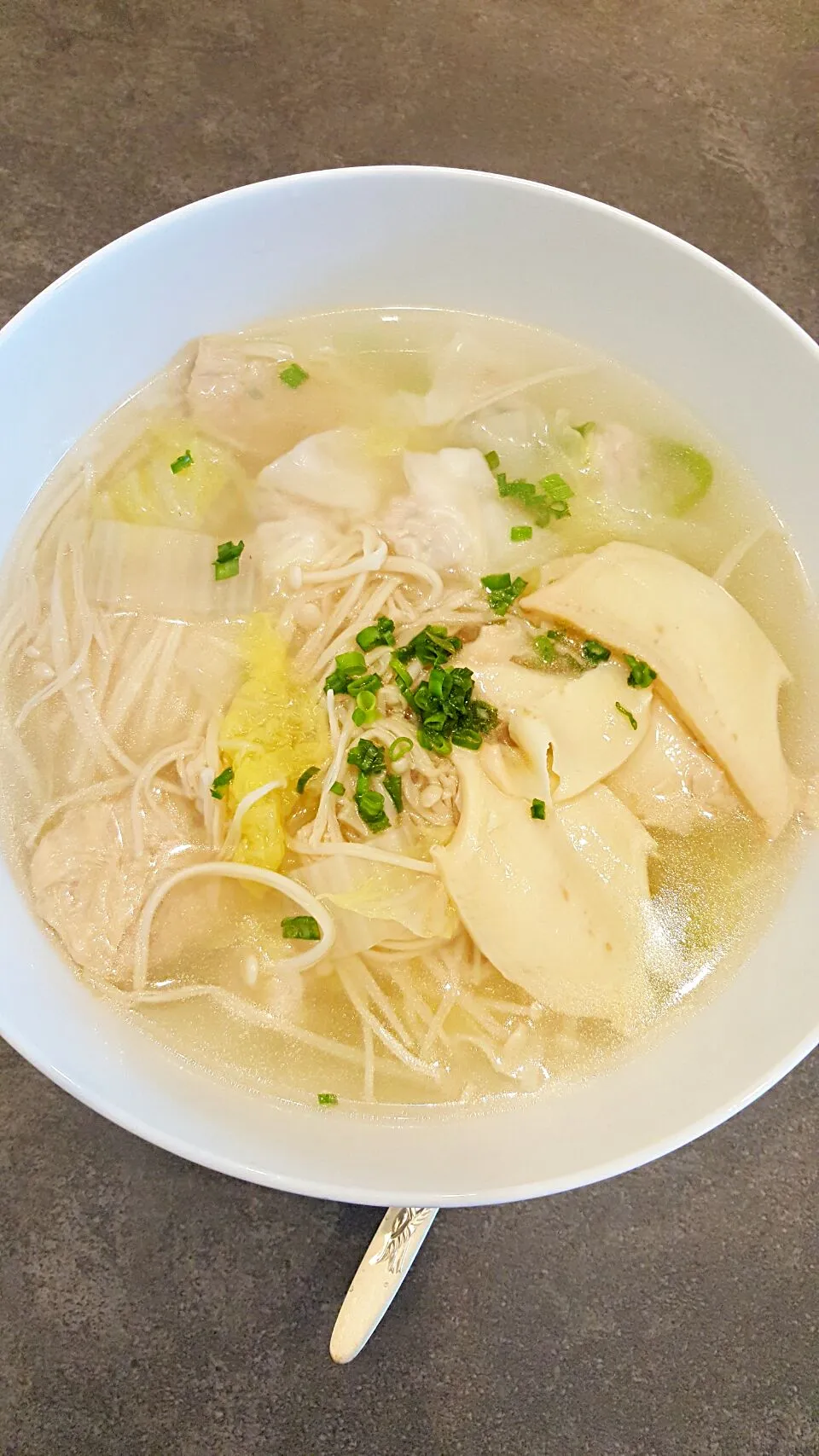 Wanton rice soup with abalone and enoki|Esther Eliz Limさん