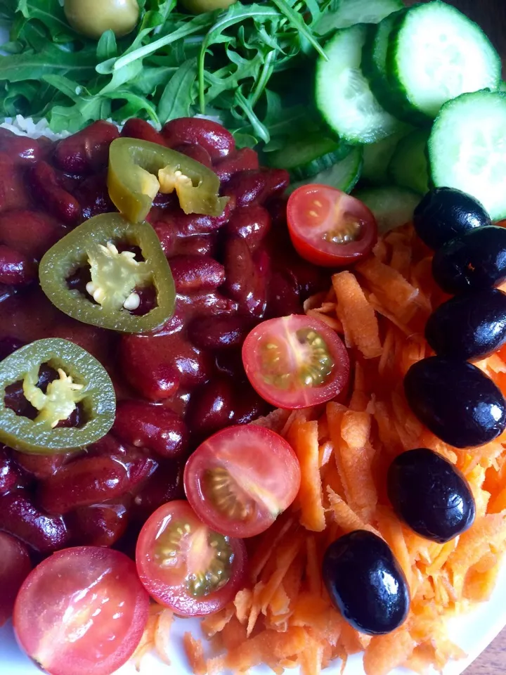 Snapdishの料理写真:Rice, salad, chilli beans & olives|Nick Hiderさん