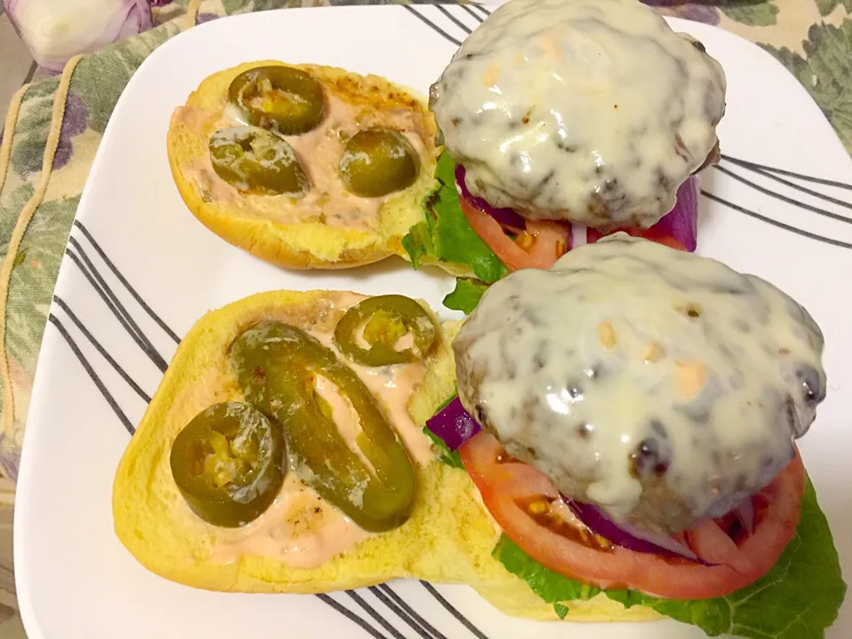 Snapdishの料理写真:Jalapeño burgers|Dina Beeさん