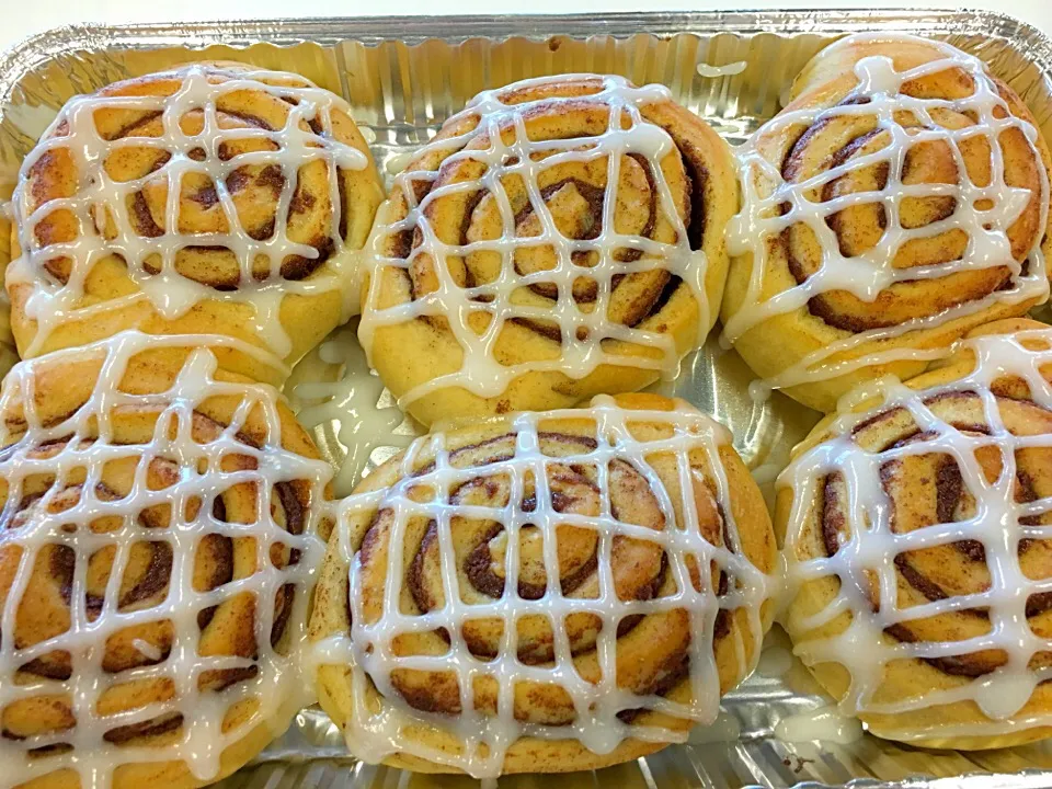 Yummylicious homemade soft cinnamon glaze rolls|🌺IAnneさん