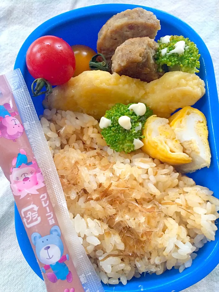 Snapdishの料理写真:Lunch box☆おかか弁当|🌈Ami🍻さん