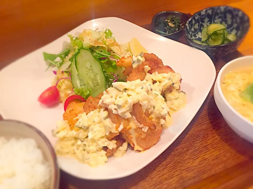 Cafe TORIGOYA 今週のランチ
手作りタルタルソースがけチキン南蛮|パパパパパさん