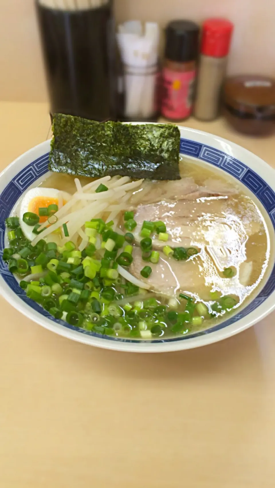 塩豚骨ラーメン|にゃおさん