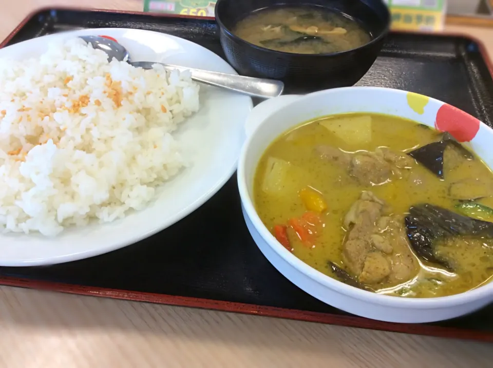 意外に美味い😋「松屋のグリーンカレー」🇹🇭🇹🇭😁|アライさんさん