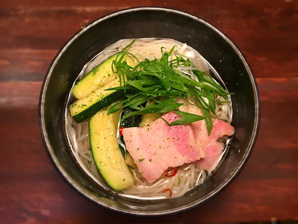 厚切りベーコンとズッキーニのペペロンそうめん1|半田手延べそうめんの店 阿波や壱兆さん