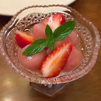 Snapdishの料理写真:いちご白玉🍓