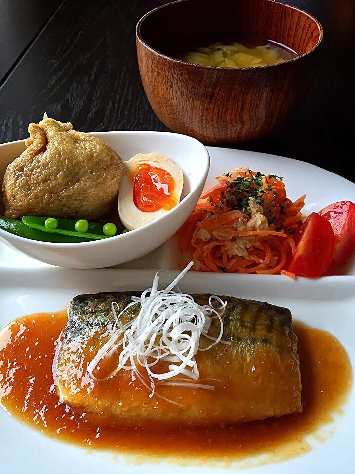 Snapdishの料理写真:⭐️サバのみぞれ煮
⭐️人参とツナのマスタードマヨサラダ
⭐️宝煮
⭐️春キャベツの味噌汁|よっちぃさん